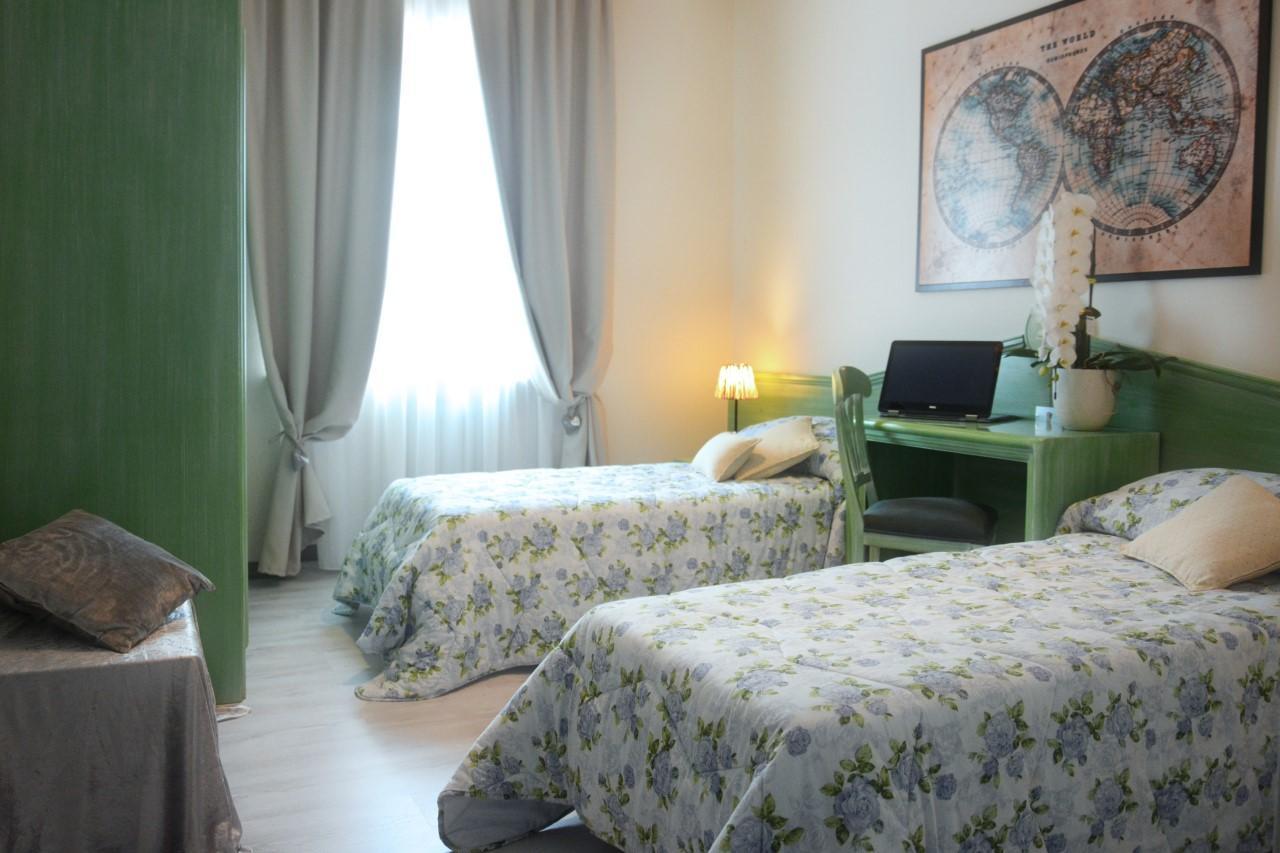 Hotel Oceano Пескьера-дель-Гарда Экстерьер фото
