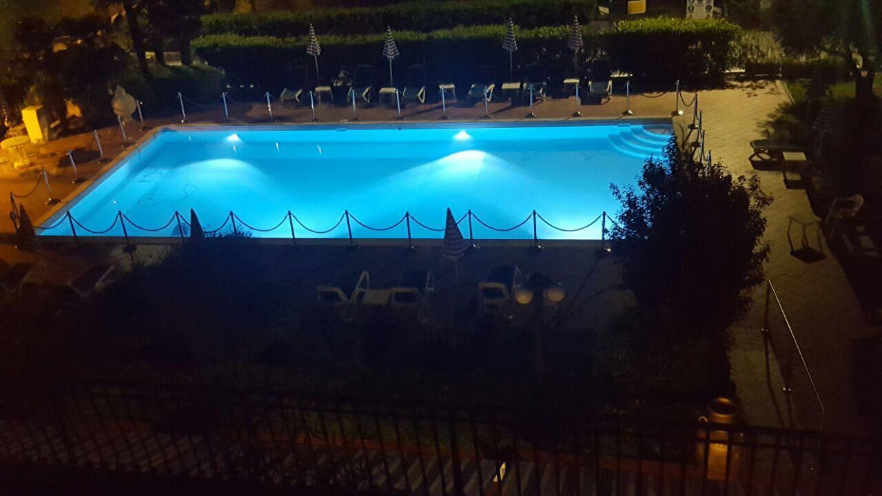 Hotel Oceano Пескьера-дель-Гарда Экстерьер фото