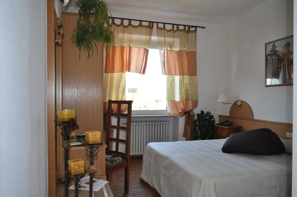 Hotel Oceano Пескьера-дель-Гарда Экстерьер фото