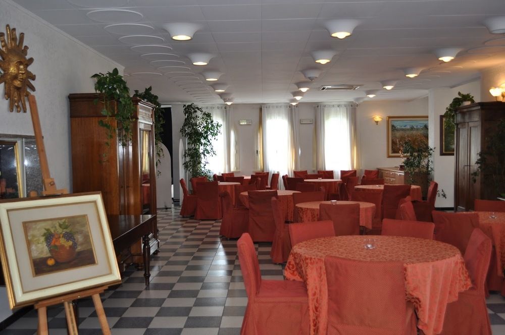 Hotel Oceano Пескьера-дель-Гарда Экстерьер фото