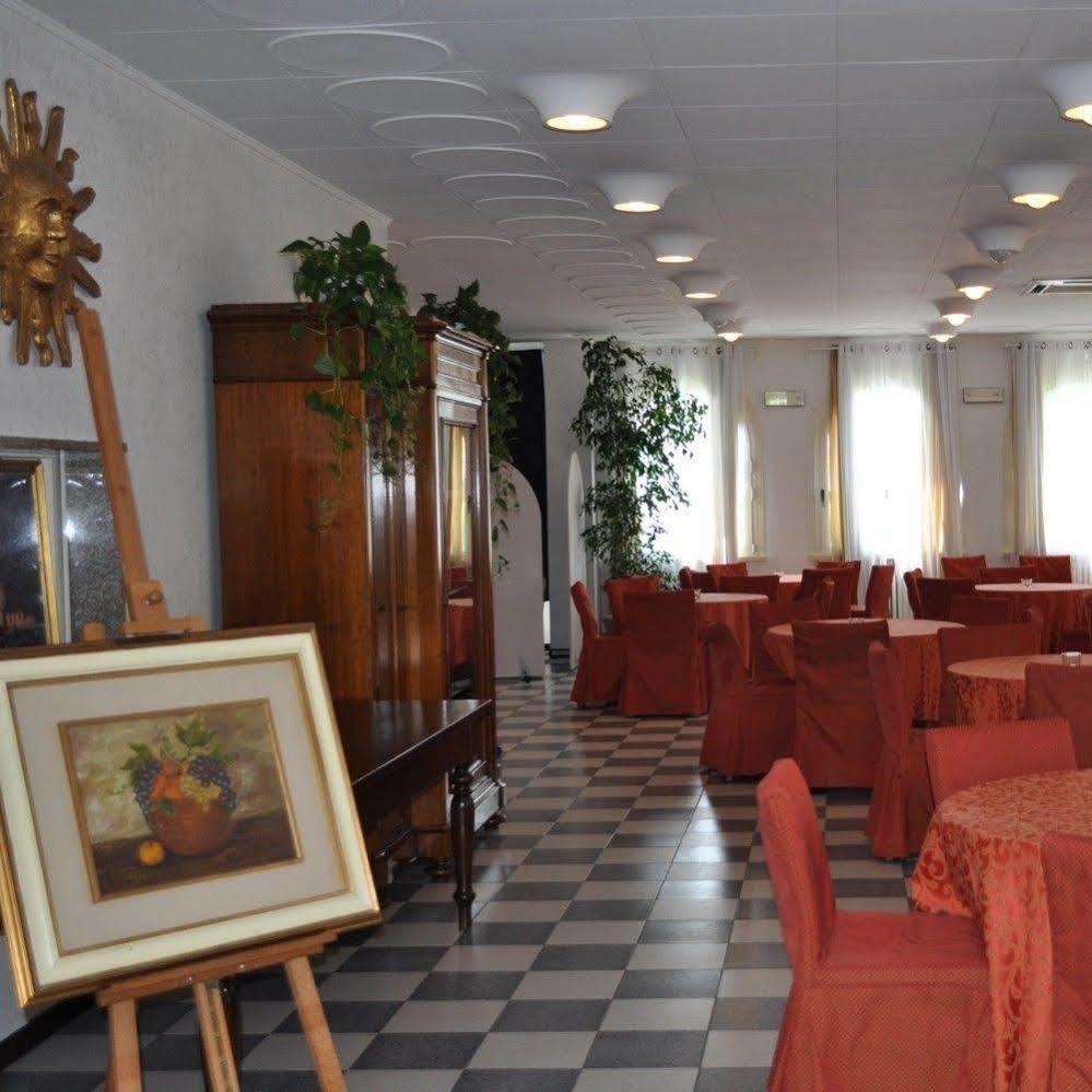 Hotel Oceano Пескьера-дель-Гарда Экстерьер фото
