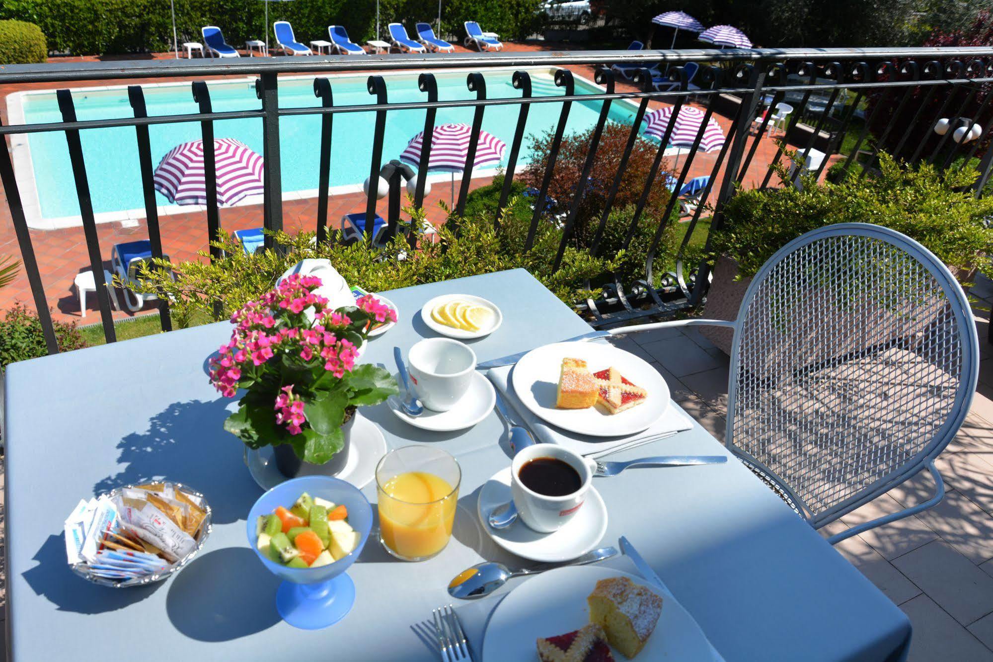 Hotel Oceano Пескьера-дель-Гарда Экстерьер фото
