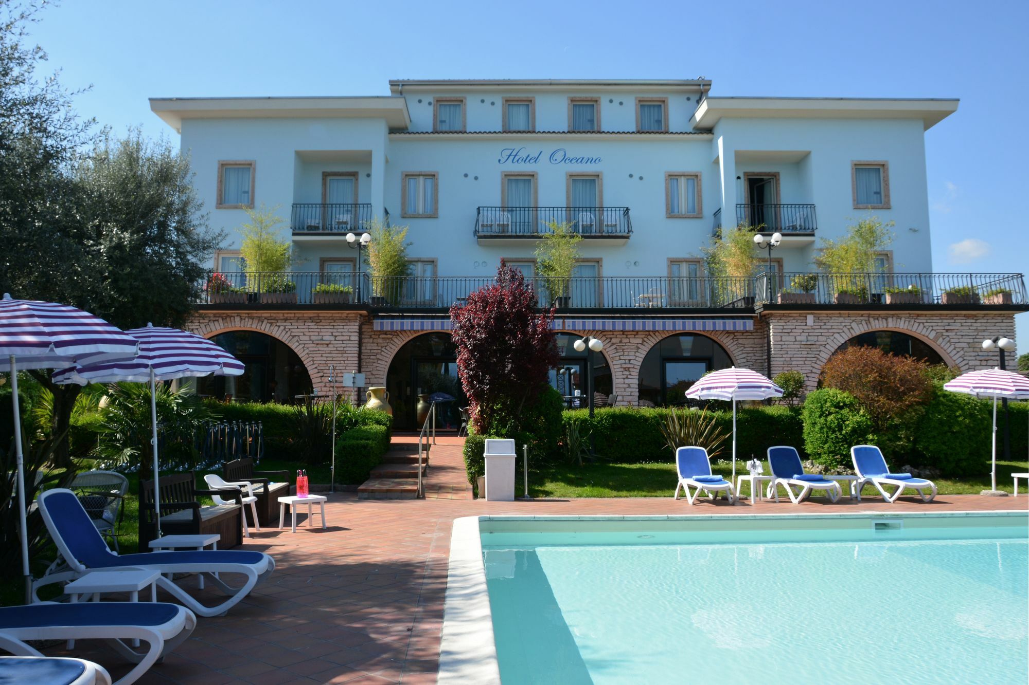 Hotel Oceano Пескьера-дель-Гарда Экстерьер фото